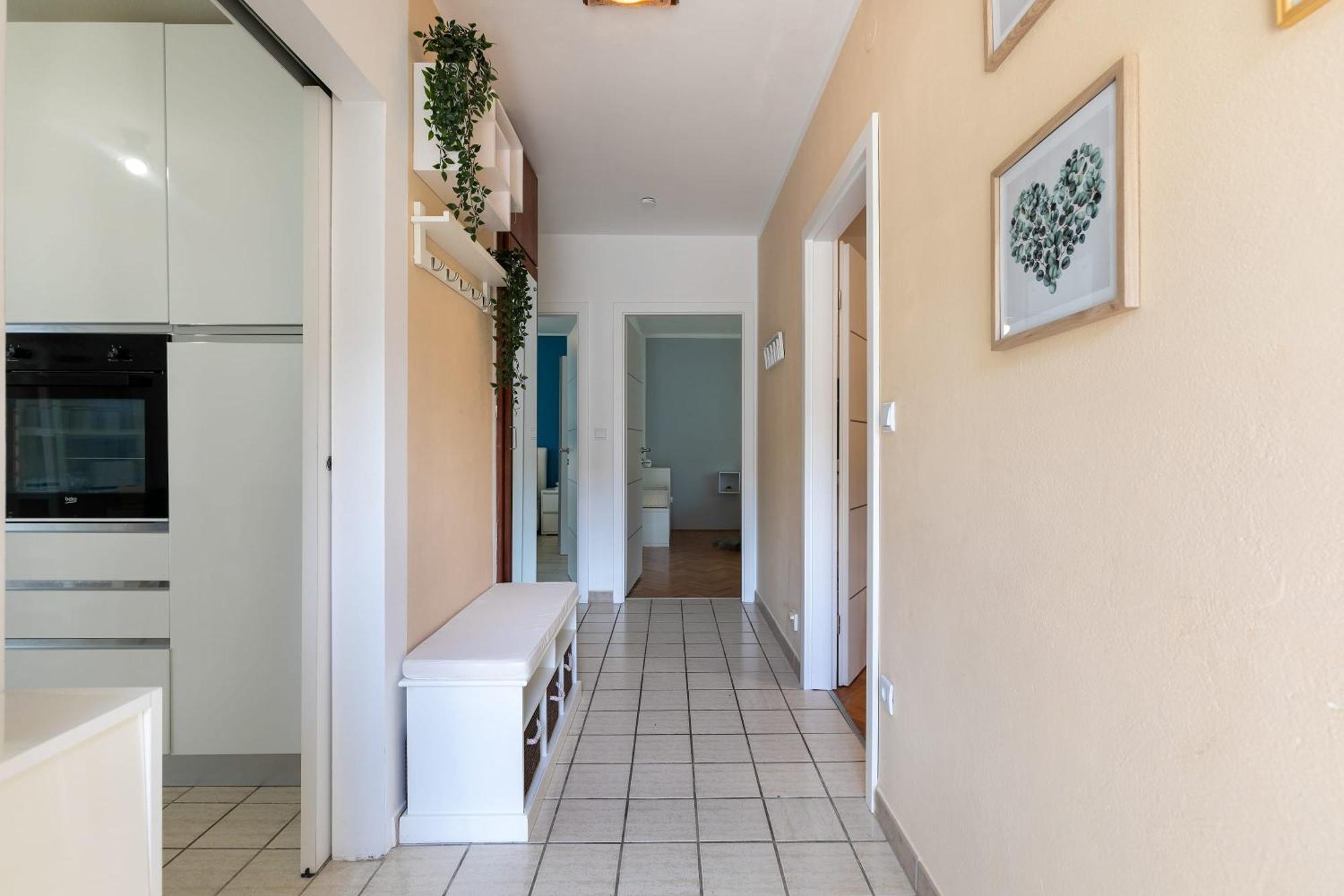 Two-bedroom App 'castegner' With Garden & Free Parking *