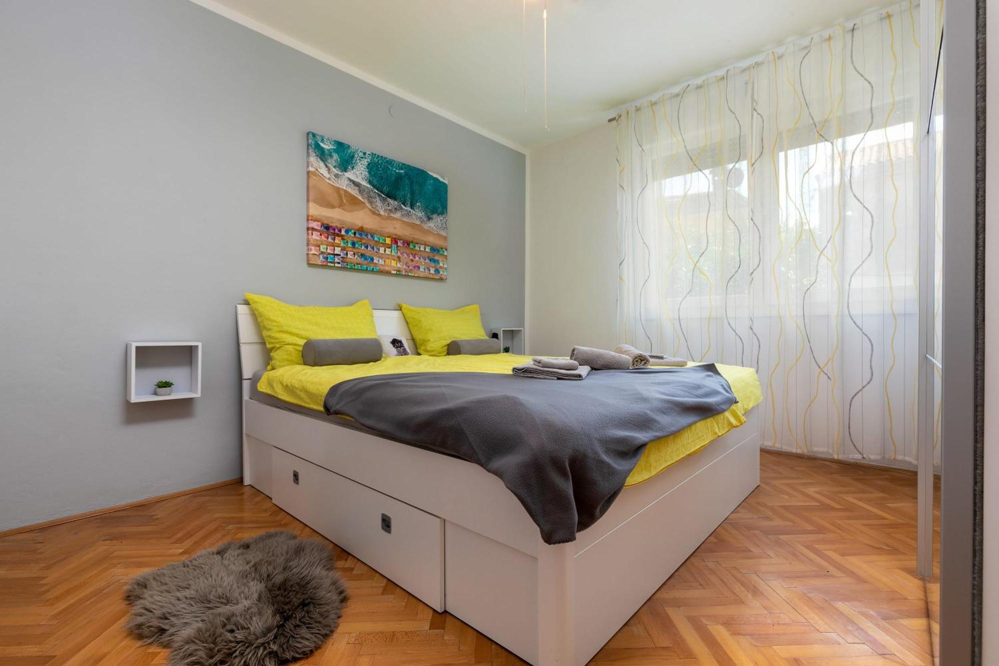 Apartment Two-bedroom App 'castegner' With Garden & Free Parking Pula